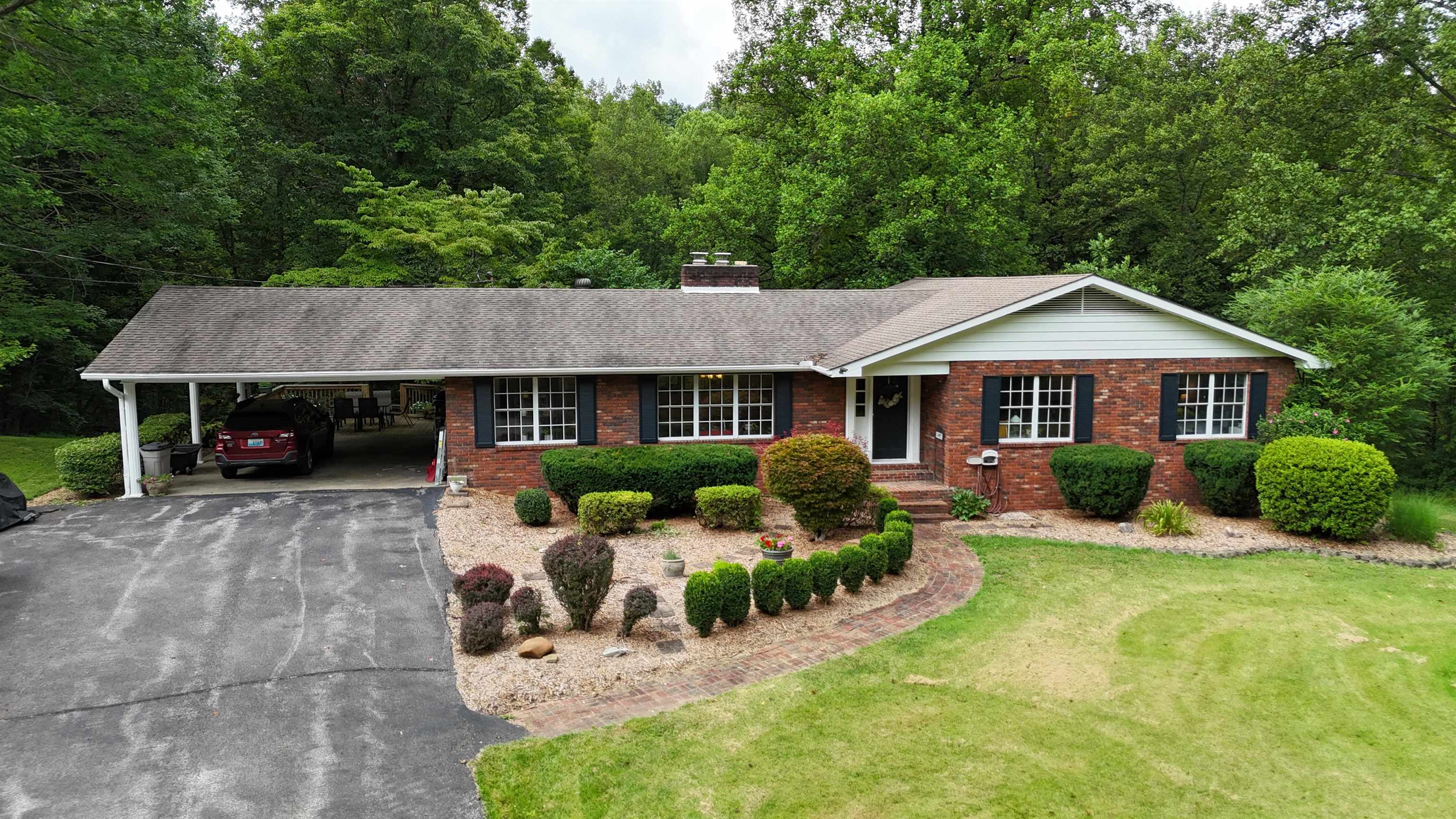 208 Caroline Road Russell, KY 41169 - Photo 3 of 48