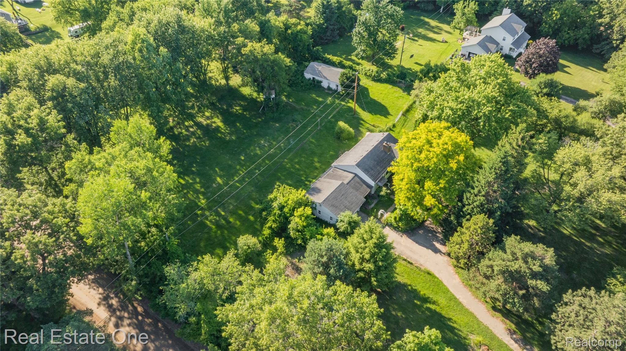 9585 North Eston Road Clarkston, MI 48348 - Photo 47 of 60 9585 N Eston - OnDemand Pix Photography (37).jpg
