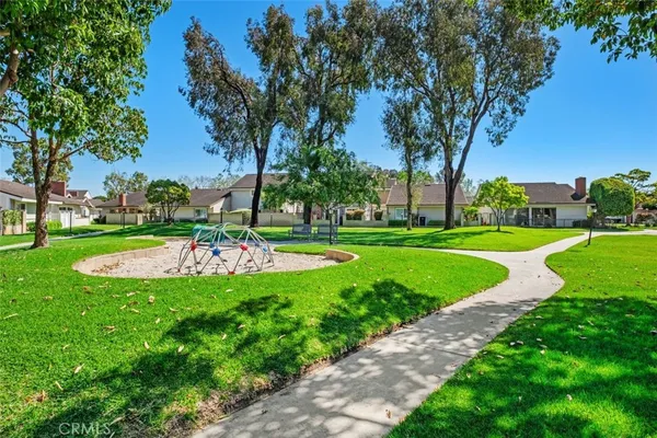 $1,098,000 | 14135 Elystan Circle, Westminster, CA 92683