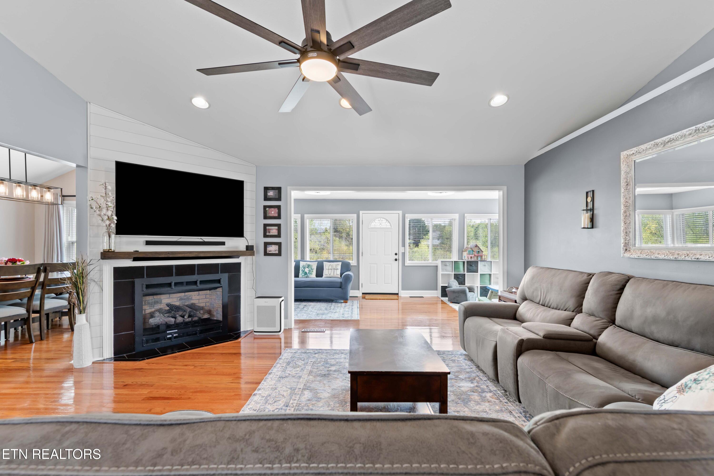 309 Strata Court Seymour, TN 37865 - Photo 5 of 57 030A7244