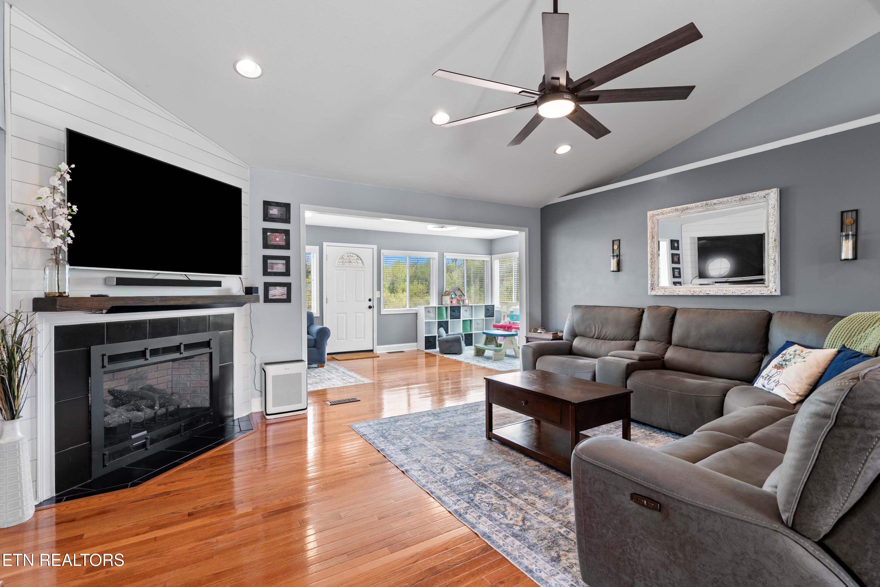 309 Strata Court Seymour, TN 37865 - Photo 6 of 57 030A7220