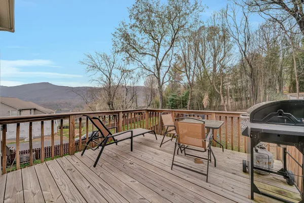 $429,500 | 3523 Apricot Trail, Roanoke, VA 24012