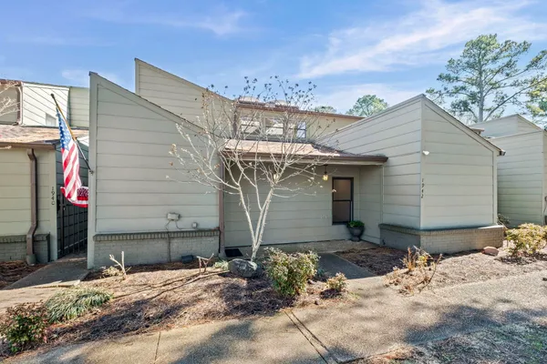 $265,000 | 1942 Allenby Road, Germantown, TN 38139