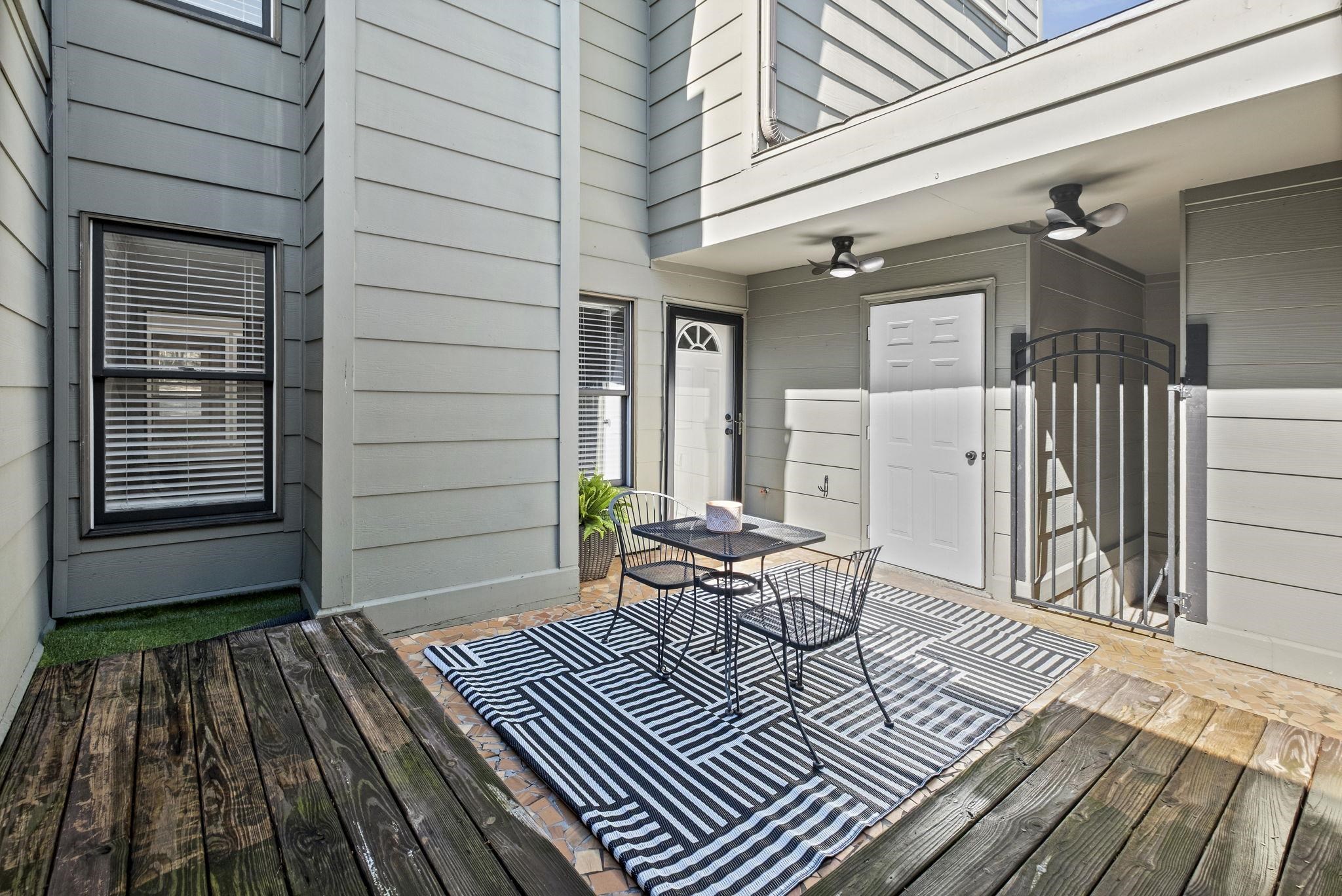 1942 Allenby Road Germantown, TN 38139 - Photo 29 of 34 Deck featuring outdoor dining space and a ceiling fan