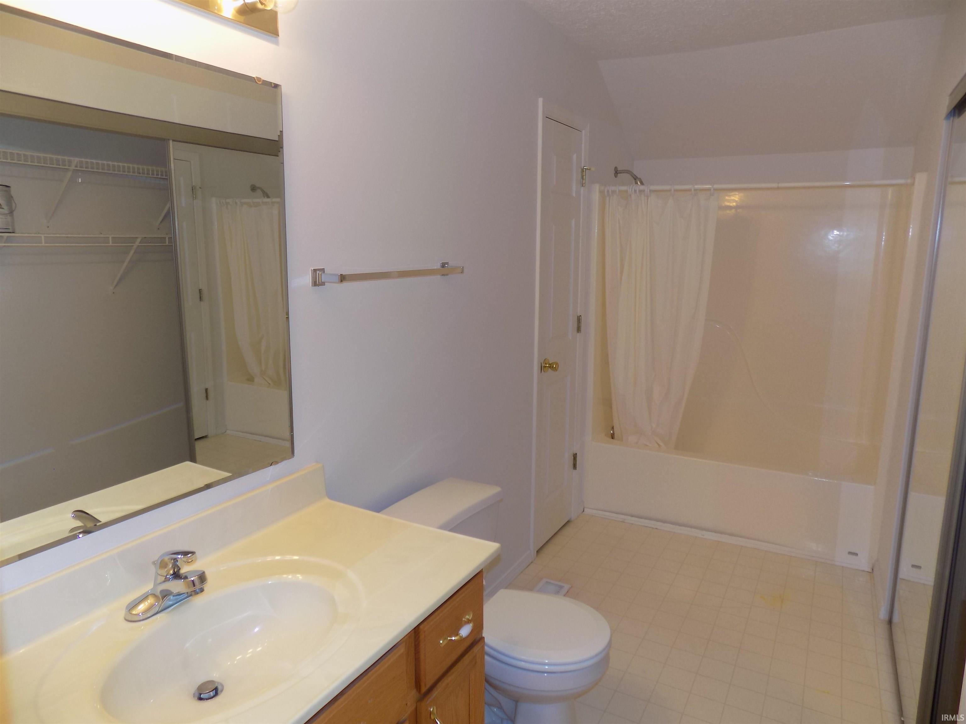 3513 North Stockwell Road Evansville, IN 47715 - Photo 15 of 21