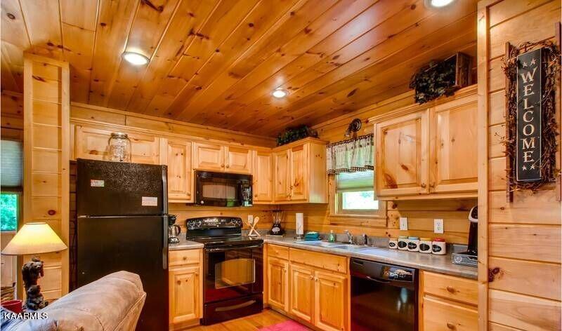 1908 Rhododendron Lane Sevierville, TN 37876 - Photo 10 of 23 6509