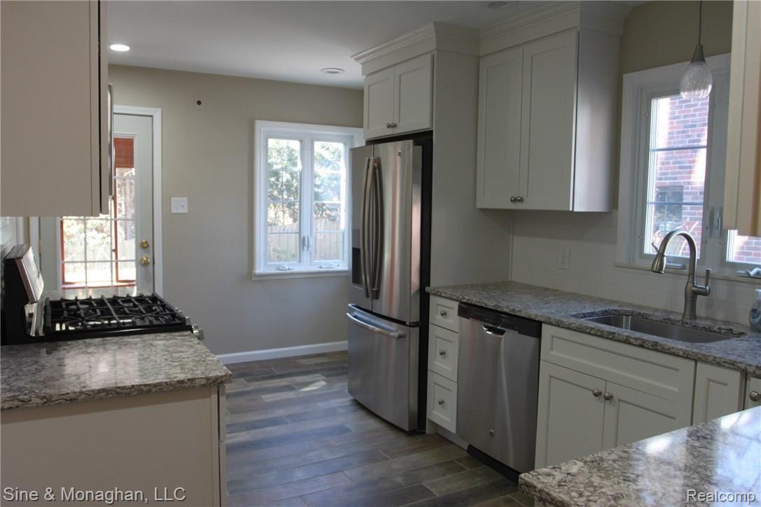 65 Moross Road Grosse Pointe, MI 48236 - Photo 3 of 35 IMG_5320.JPG