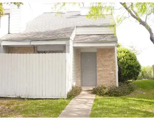 $795 | 5142 Middlecoff Circle, Corpus Christi, TX 78413