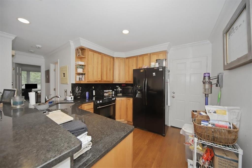 546 Allen Road Northeast, Unit B Atlanta, GA 30324 - Photo 11 of 38