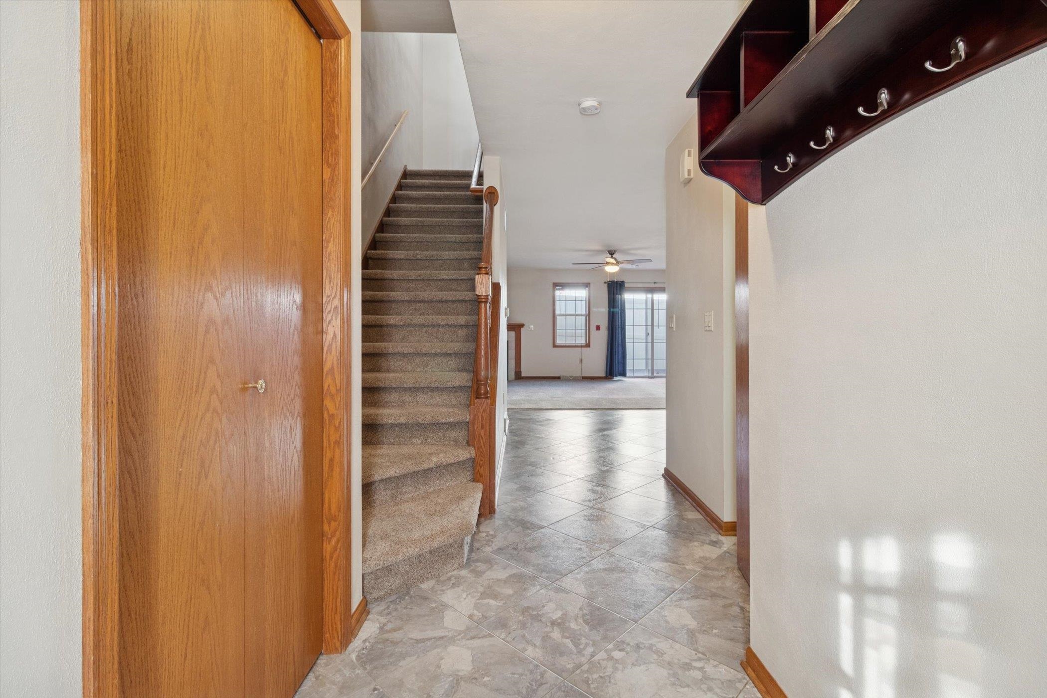 2339 Effingham Way Sun Prairie, WI 53590 - Photo 4 of 34