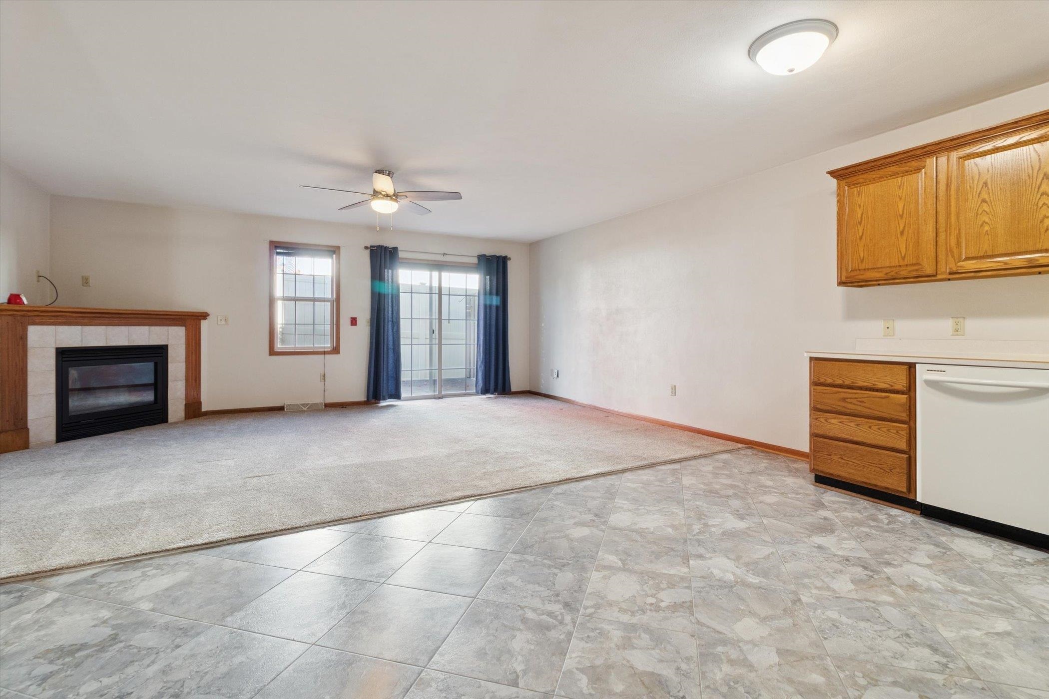 2339 Effingham Way Sun Prairie, WI 53590 - Photo 5 of 34