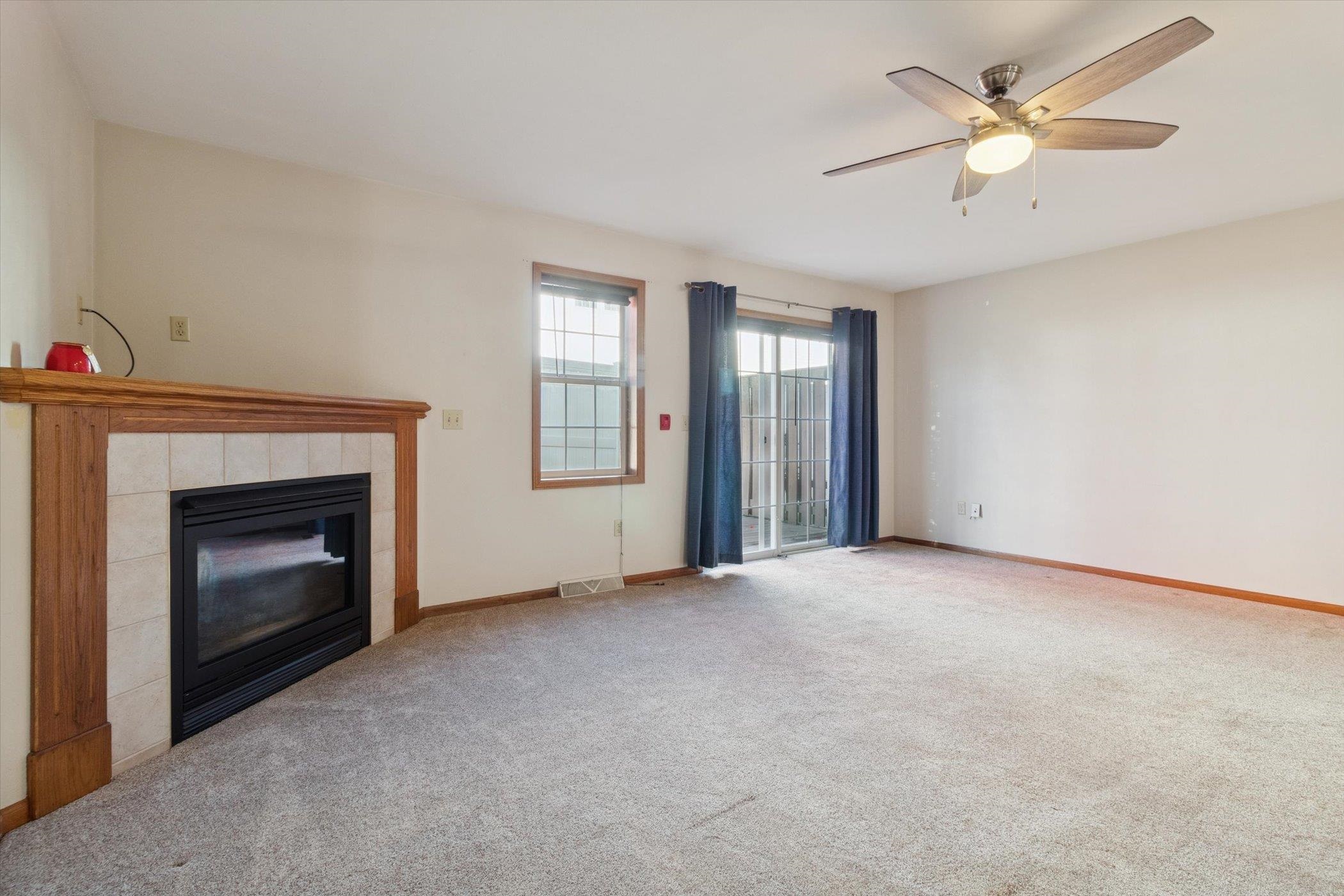 2339 Effingham Way Sun Prairie, WI 53590 - Photo 6 of 34