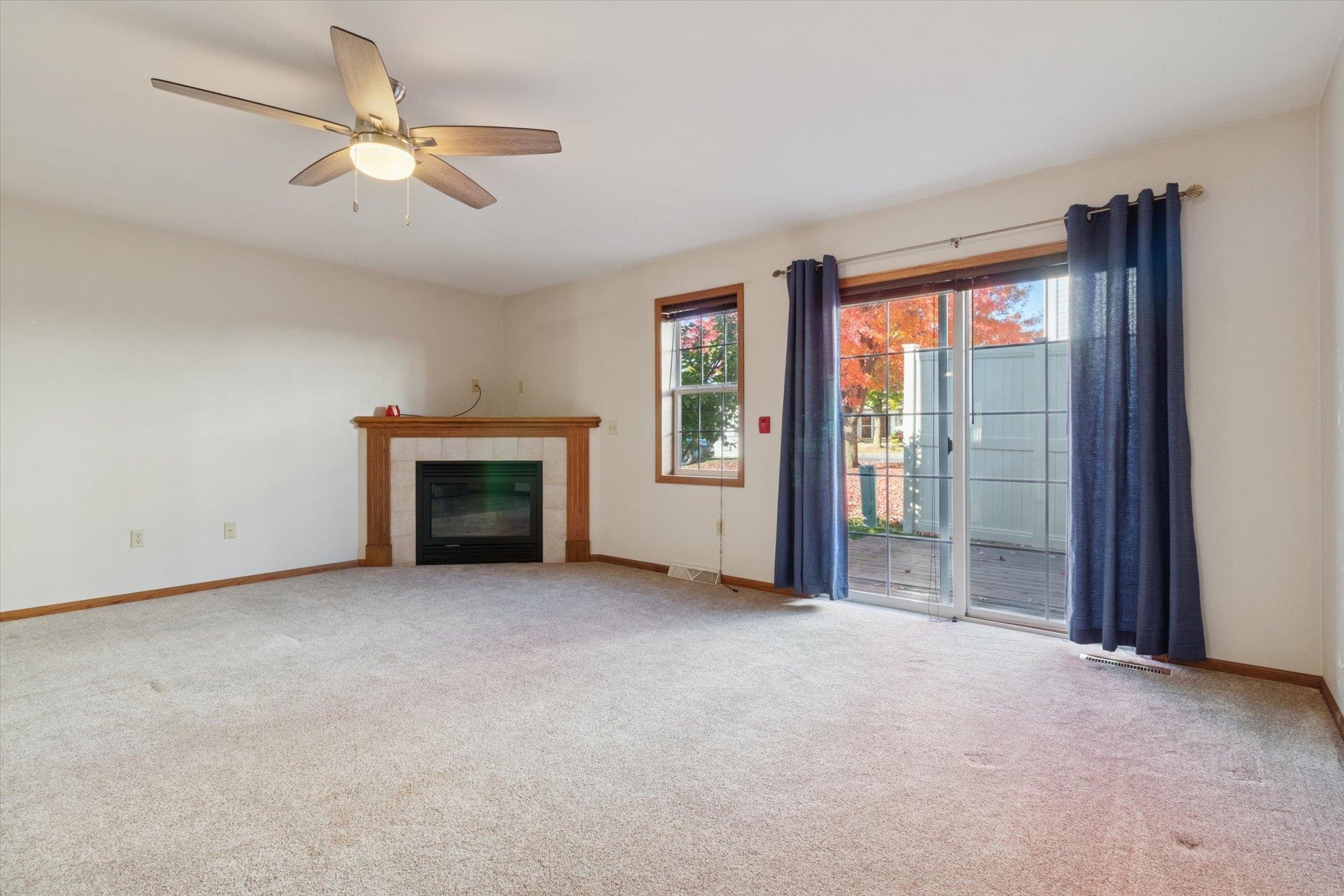 2339 Effingham Way Sun Prairie, WI 53590 - Photo 7 of 34