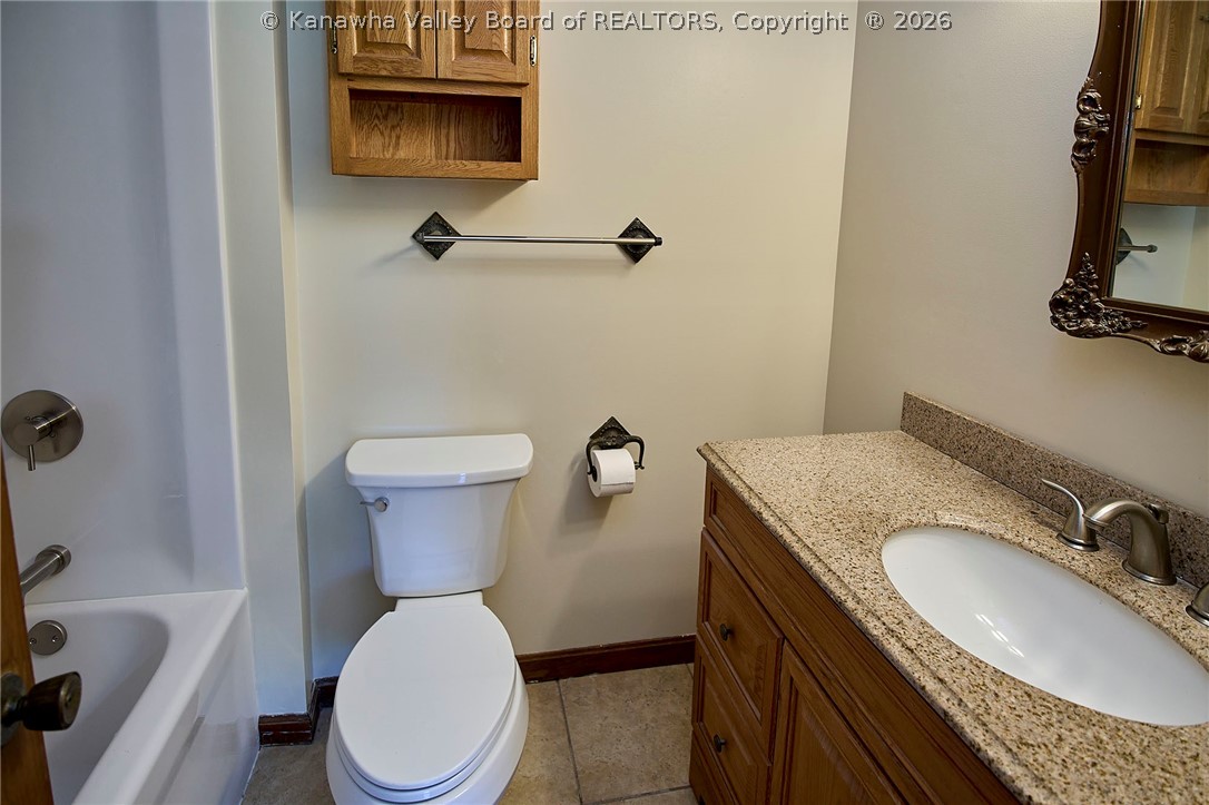 2180 Cross Creek Road Buffalo, WV 25033 - Photo 17 of 50 Primary en suite