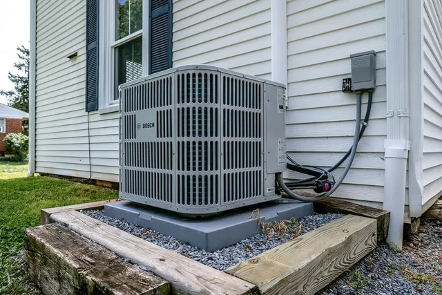 $2,000 | 632 East Market Street, Harrisonburg, VA 22801