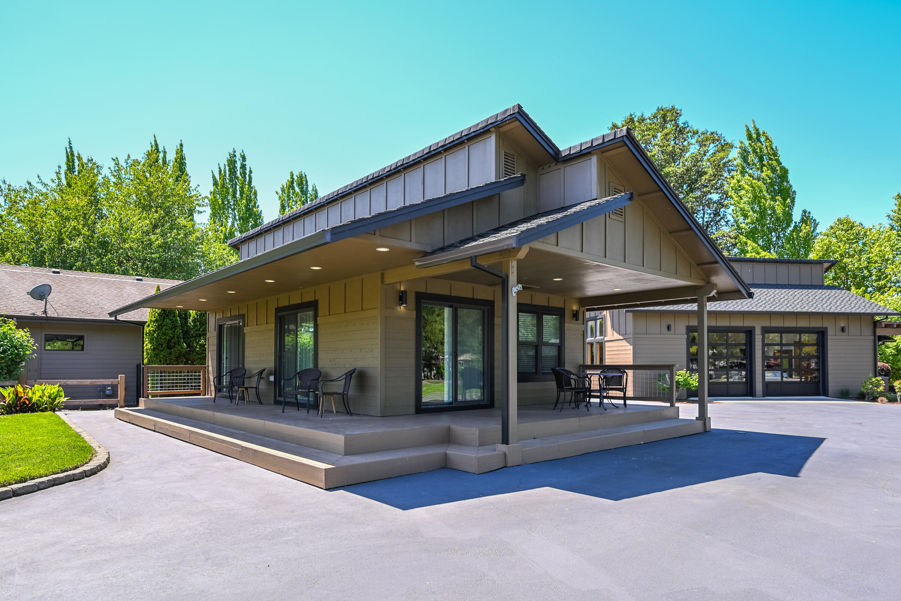 2546 Fisher Road Roseburg, OR 97471 - Photo 35 of 59 a view of a house with a patio
