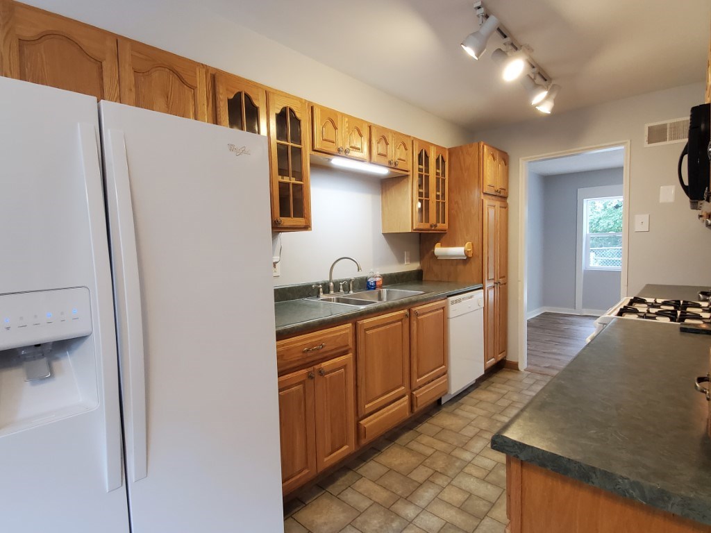 1007 West Cheesman Road St. Louis, MI 48880 - Photo 15 of 52 1878254-14.JPG