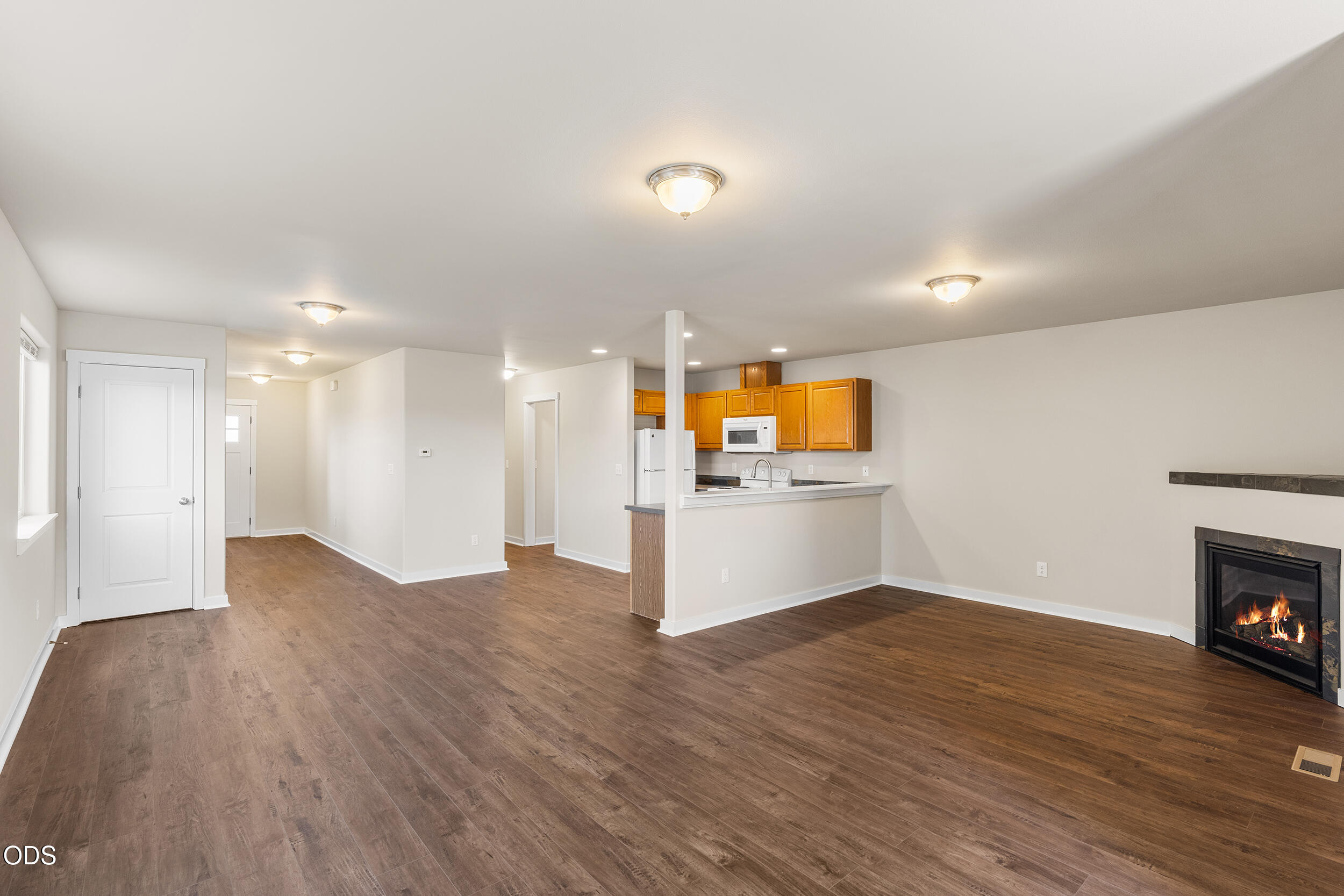 1214 Southwest 27th Street Redmond, OR 97756 - Photo 9 of 35