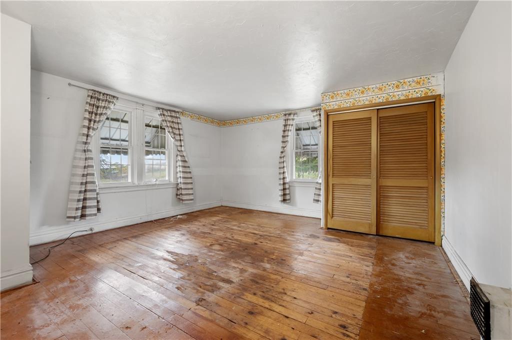 272 Shaffer Road Beaver Falls, PA 15010 - Photo 25 of 38 an empty room with windows