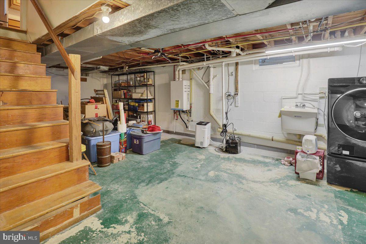329 Dahlia Road Lancaster, PA 17602 - Photo 20 of 24 a view of storage and utility room