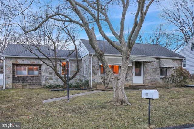 $330,000 | 329 Dahlia Road, Lancaster, PA 17602