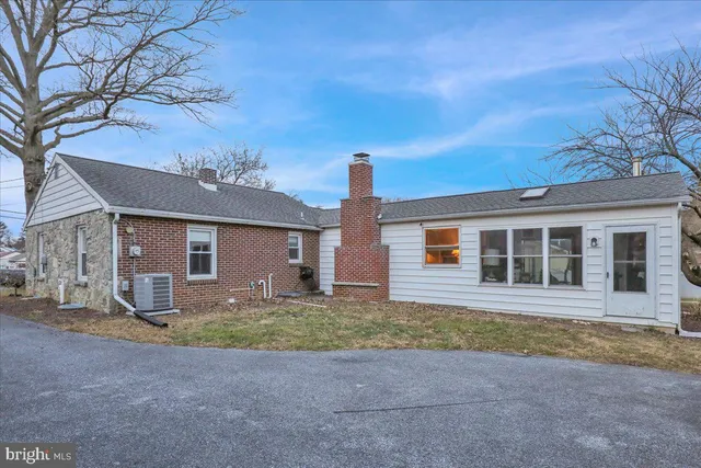 $330,000 | 329 Dahlia Road, Lancaster, PA 17602
