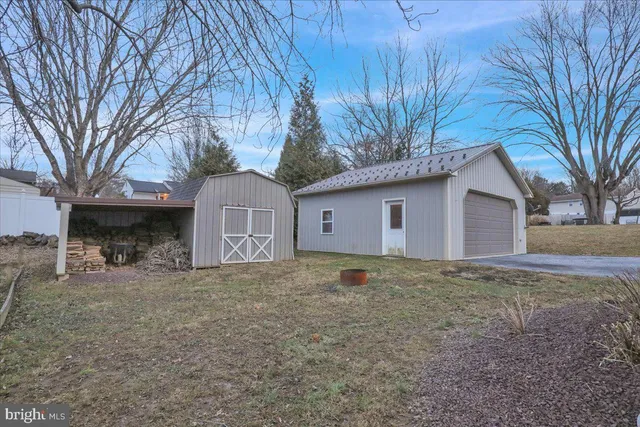 $330,000 | 329 Dahlia Road, Lancaster, PA 17602