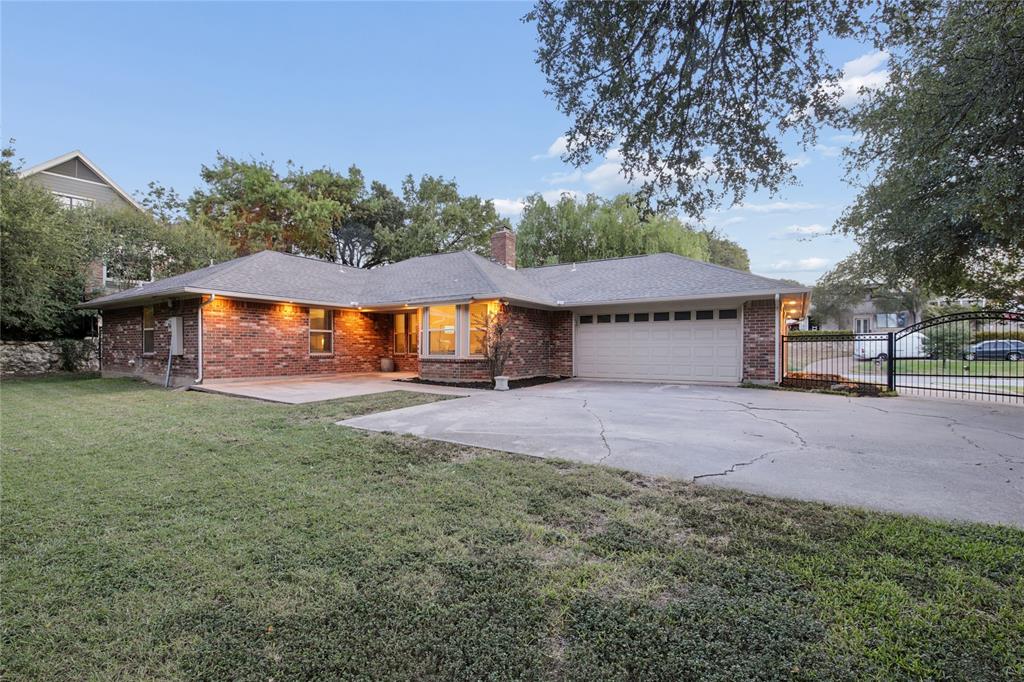257 Willow Ridge Road Fort Worth, TX 76103 - Photo 25 of 29 Extra space for additional parking