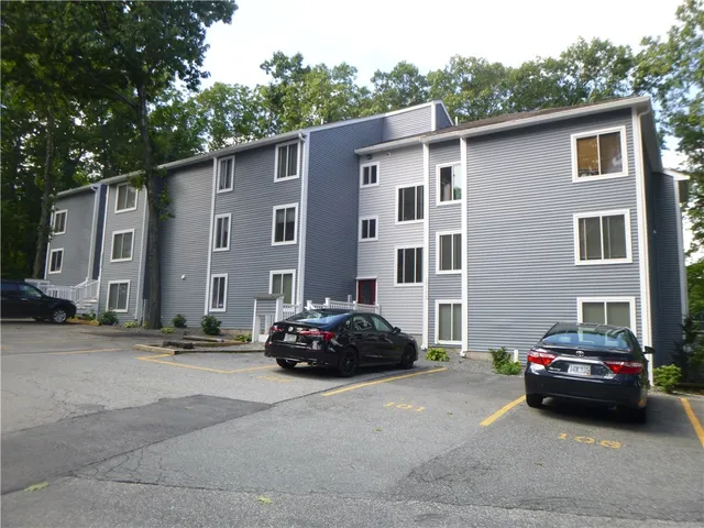 $2,500 | 7 Wake Robin Road, Unit 104, Lincoln, RI 02865