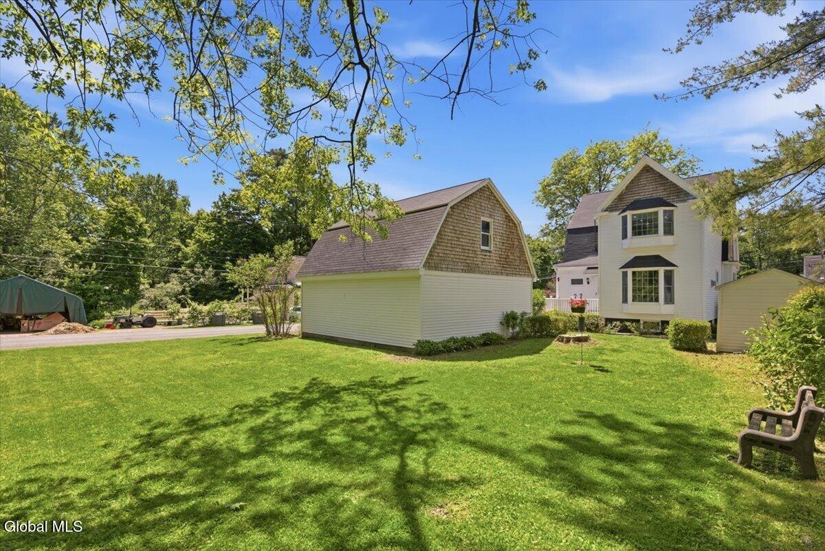 963 Riverview Road Clifton Park, NY 12148 - Photo 4 of 36 08-005_MW2_0848