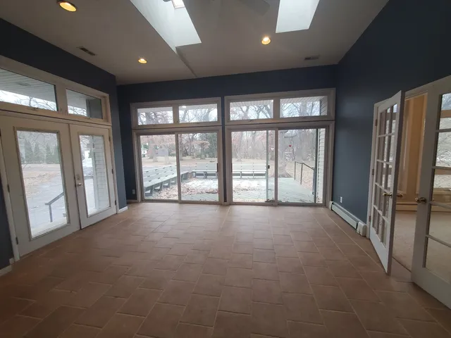 $335,000 | 2801 12th Avenue, Rock Island, IL 61201