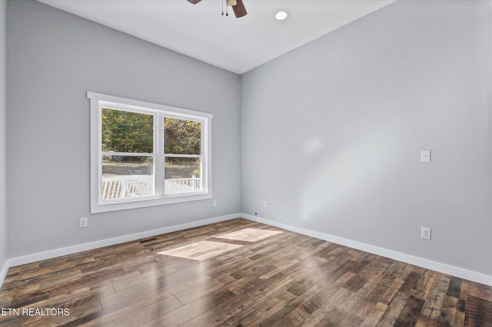 620 East Norris Point Road La Follette, TN 37766 - Photo 29 of 48 an empty room with a window
