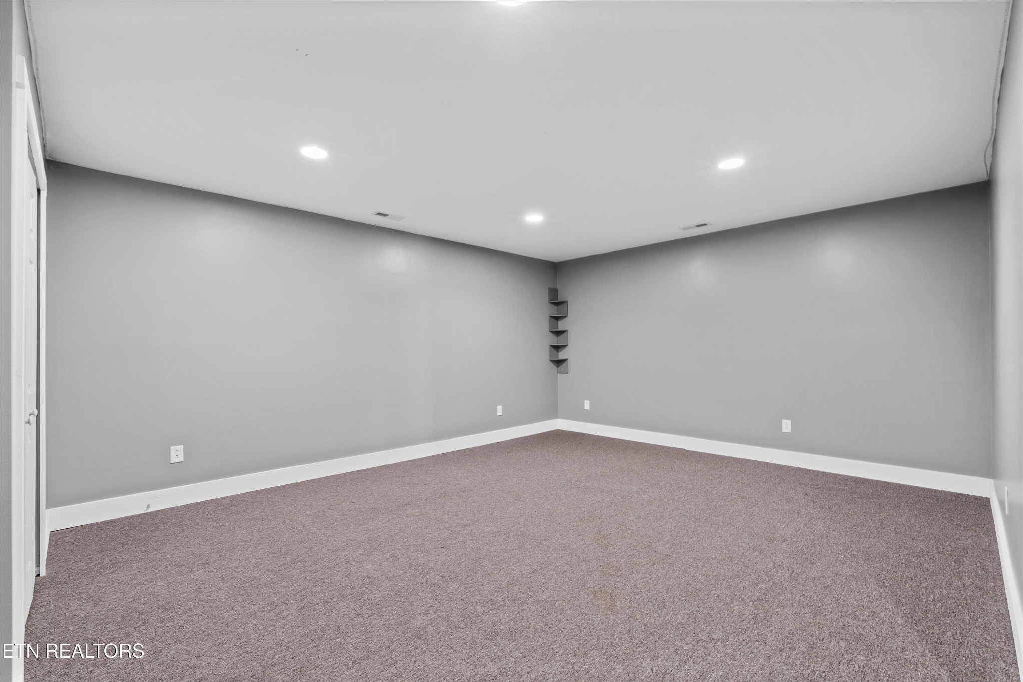 620 East Norris Point Road La Follette, TN 37766 - Photo 38 of 48 a view of empty room
