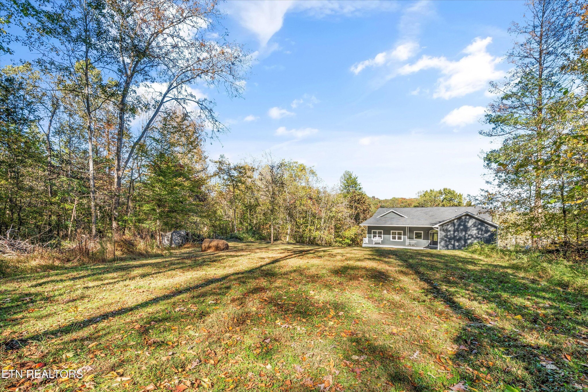 620 East Norris Point Road La Follette, TN 37766 - Photo 5 of 48 a view of an ocean with a houses