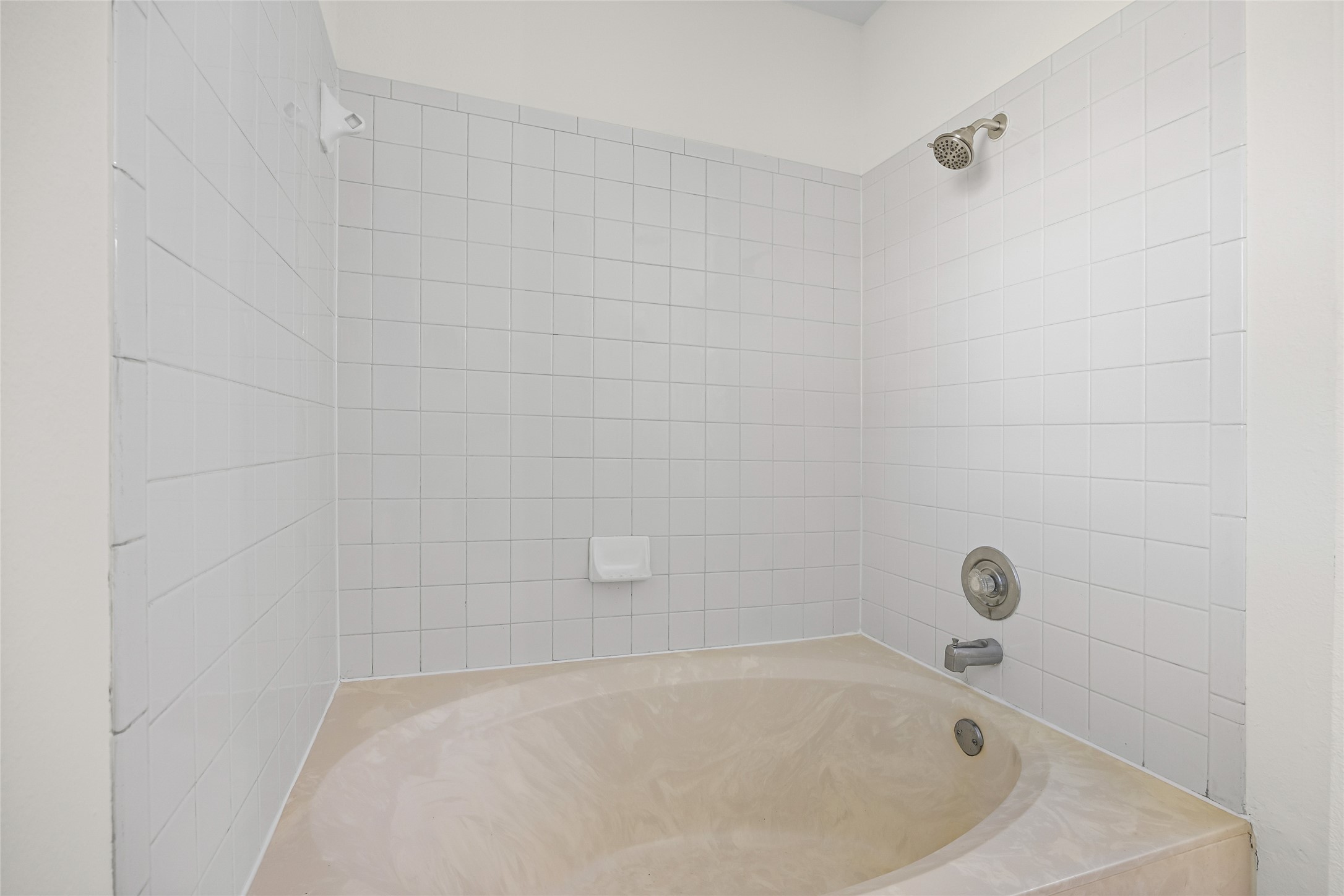806 Calico Drive Austin, TX 78748 - Photo 21 of 25 Bathroom featuring shower / tub combination