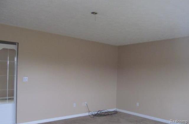 3135 Faussett Road Howell, MI 48855 - Photo 7 of 8 32968364 L.jpg