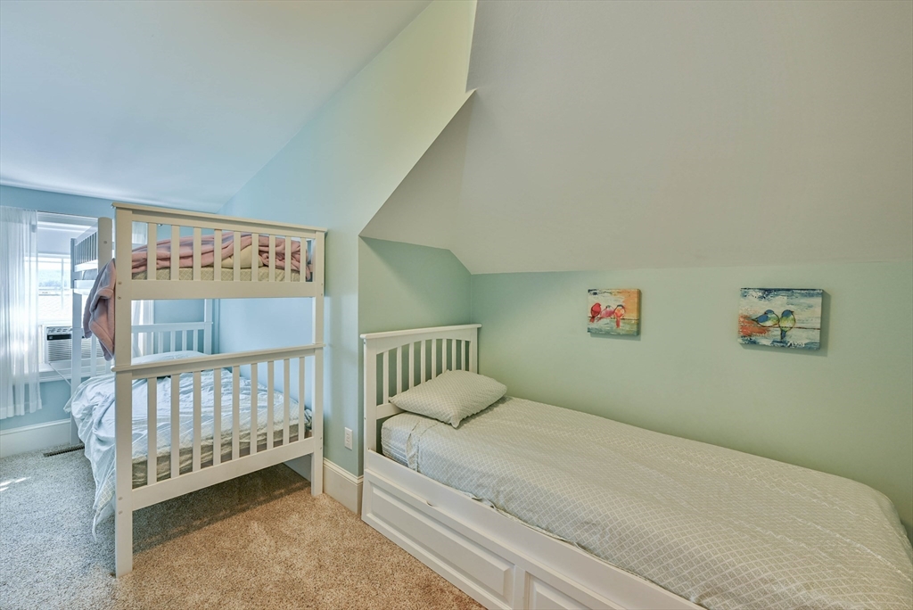 261 Thompson Road Webster, MA 01570 - Photo 41 of 42