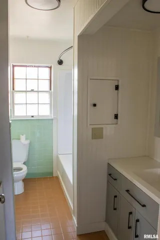 $129,000 | 702 South Dixon Avenue, Carbondale, IL 62901