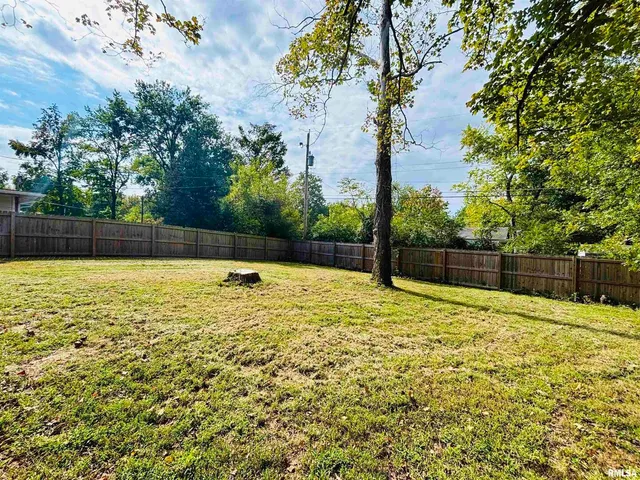 $129,000 | 702 South Dixon Avenue, Carbondale, IL 62901