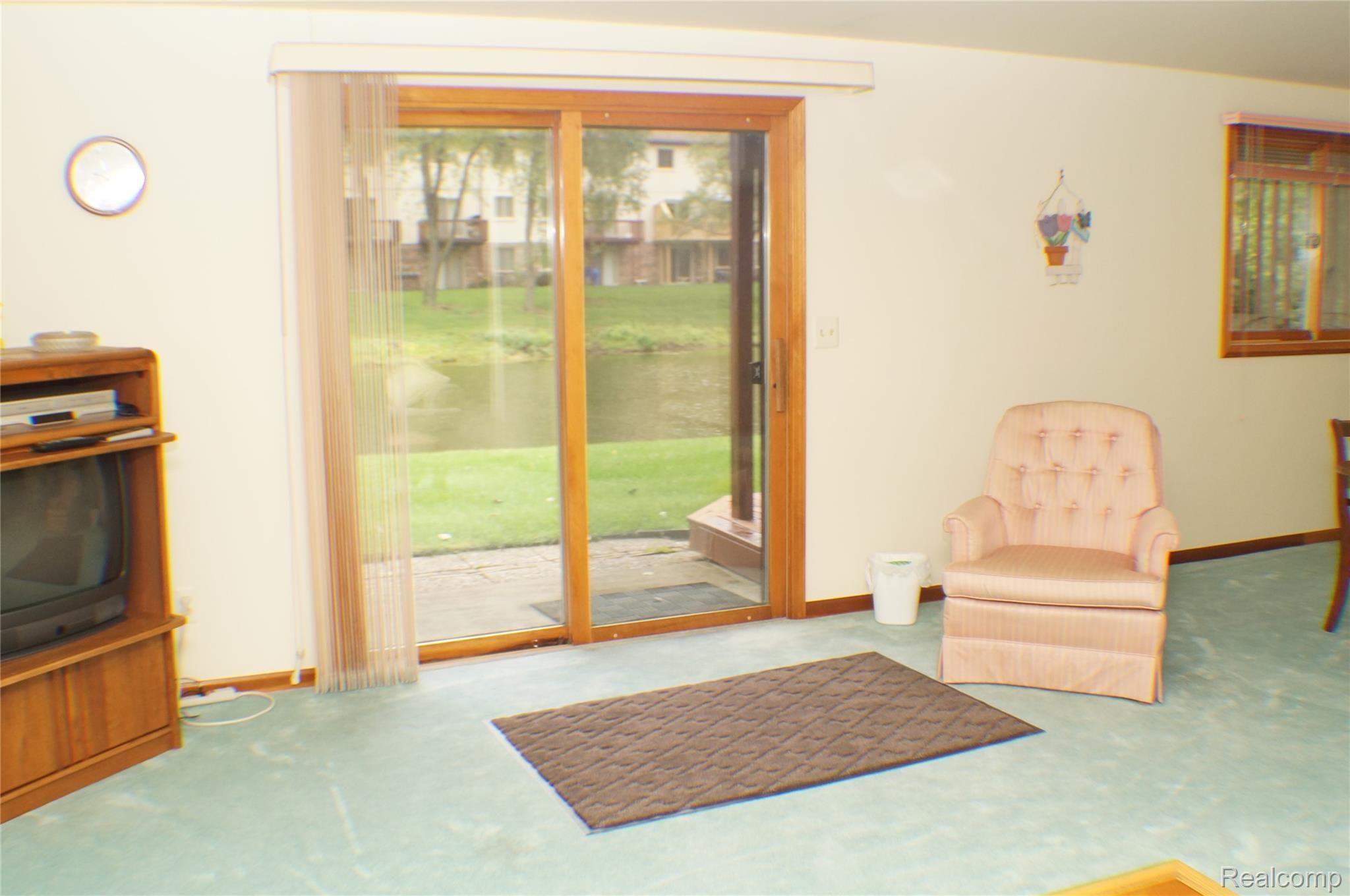 9014 East Lake Road Clarkston, MI 48348 - Photo 17 of 27 DSC02578.JPG