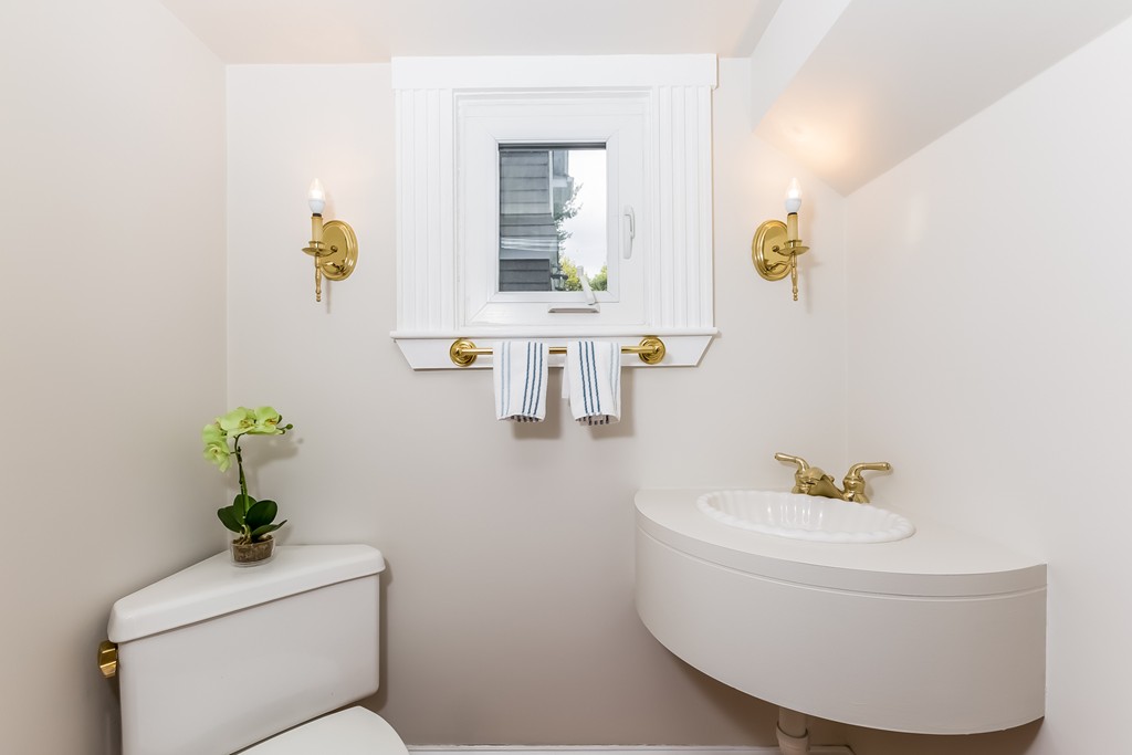 110 Dudley Road Newton, MA 02459 - Photo 11 of 30