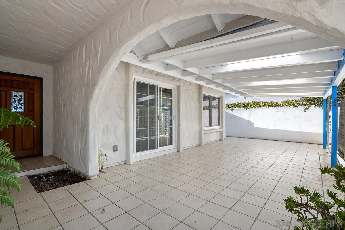 14186 Recuerdo Drive Del Mar, CA 92014 - Photo 10 of 35 a view of an empty room and window
