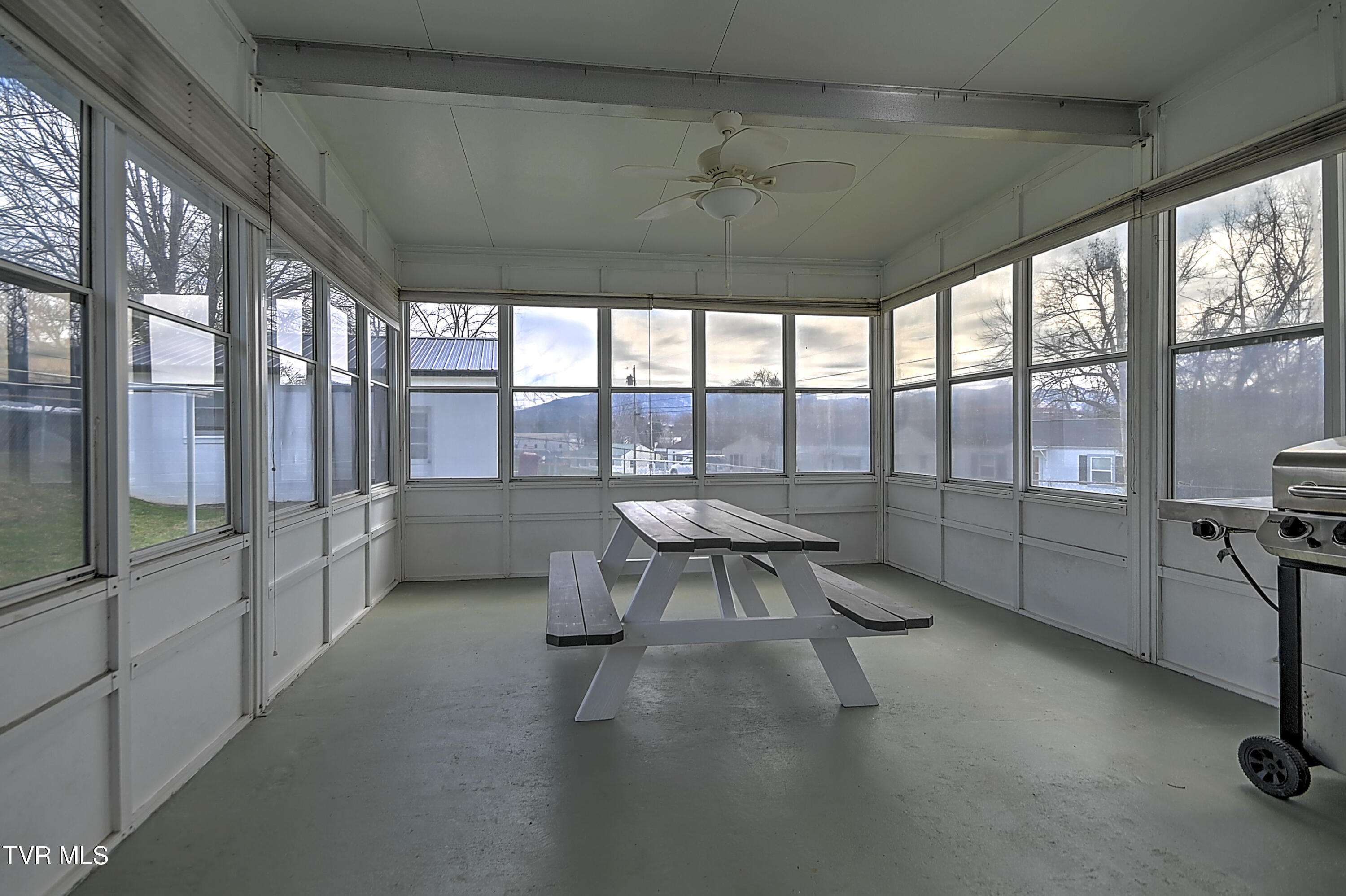 1017 Harding Avenue Johnson City, TN 37604 - Photo 23 of 31 1017 Harding Kw-28