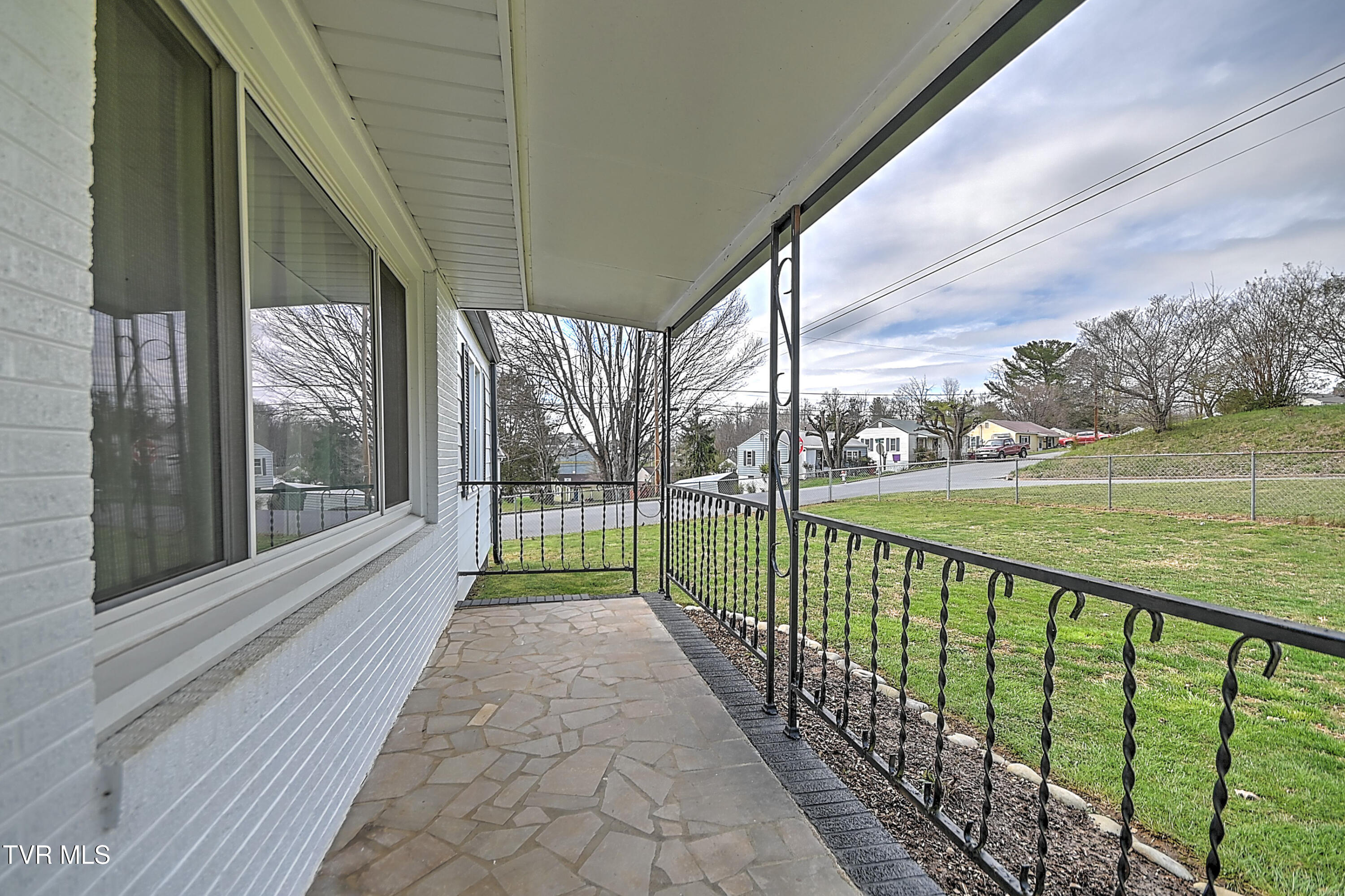 1017 Harding Avenue Johnson City, TN 37604 - Photo 3 of 31 1017 Harding Kw-4