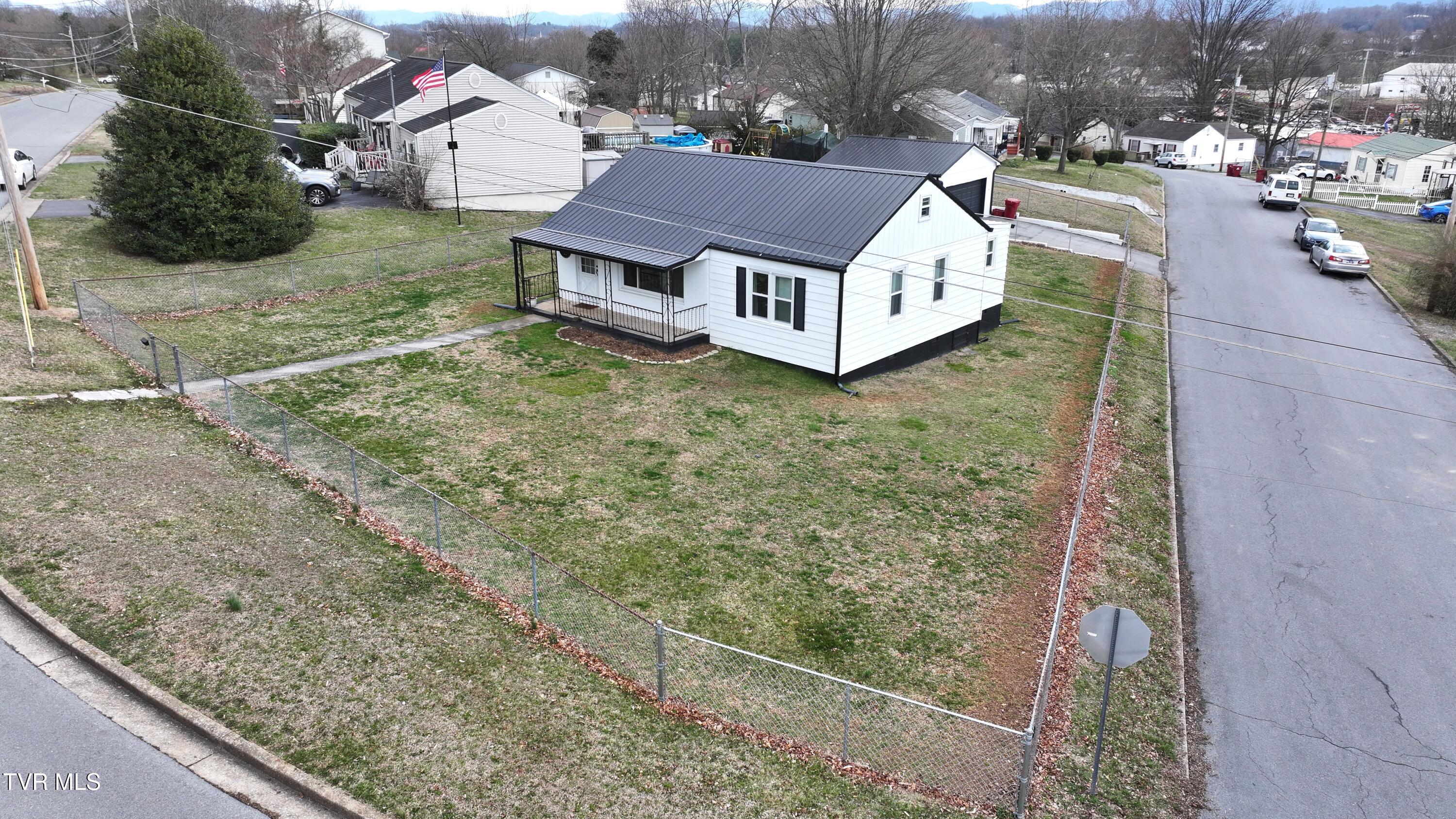 1017 Harding Avenue Johnson City, TN 37604 - Photo 31 of 31 house image 2