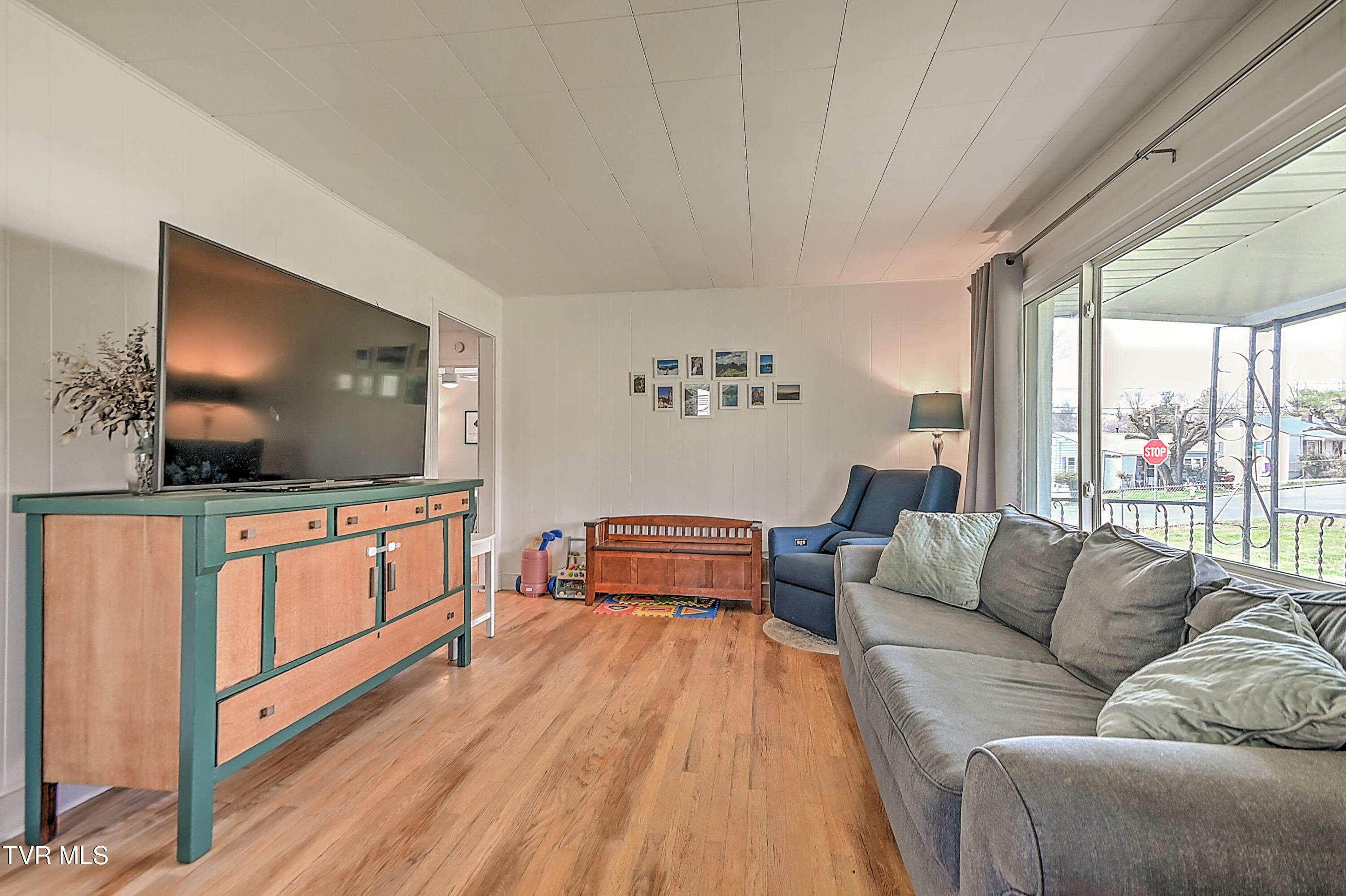 1017 Harding Avenue Johnson City, TN 37604 - Photo 4 of 31 1017 Harding Kw-5