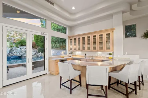 $3,950,000 | 6621 North Arizona Biltmore Circle, Phoenix, AZ 85016