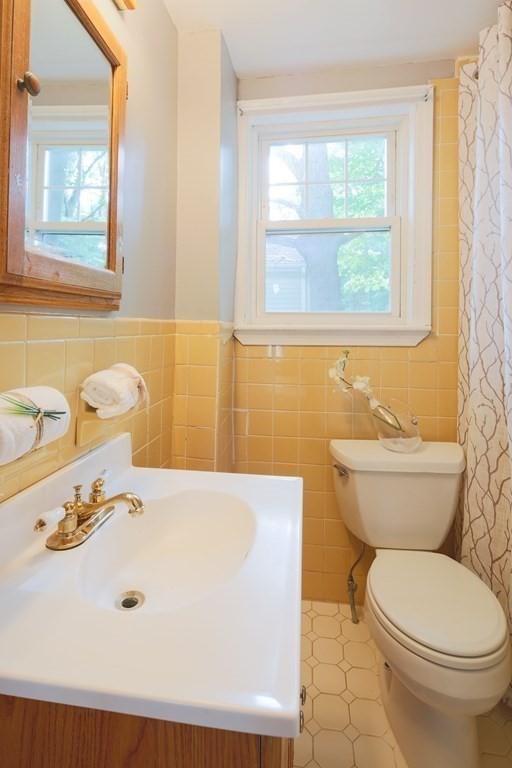 155 Florence Road Waltham, MA 02453 - Photo 19 of 41