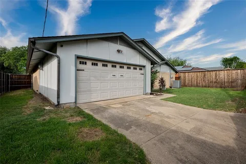 $549,000 | 3140 Kinkaid Drive, Dallas, TX 75220