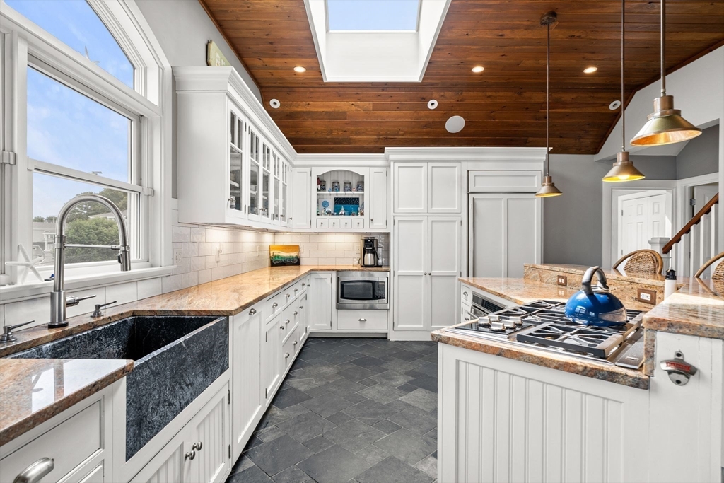 28 Collier Road Scituate, MA 02066 - Photo 11 of 38